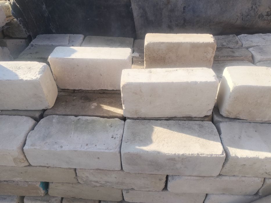 Продам кирпичи силикатные