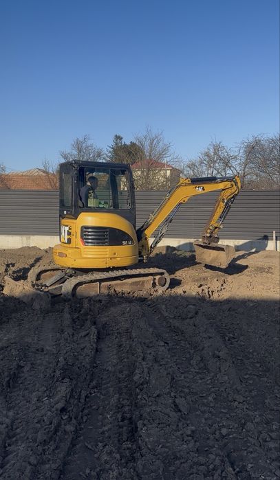 Inchiriez excavator