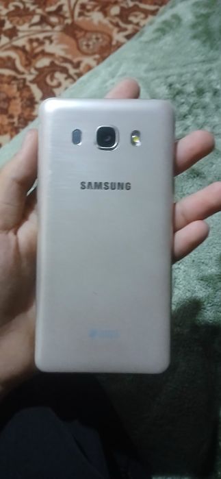 Продам Самсунг J5