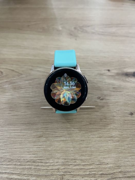 SAMSUNG Galaxy Watch Active 2