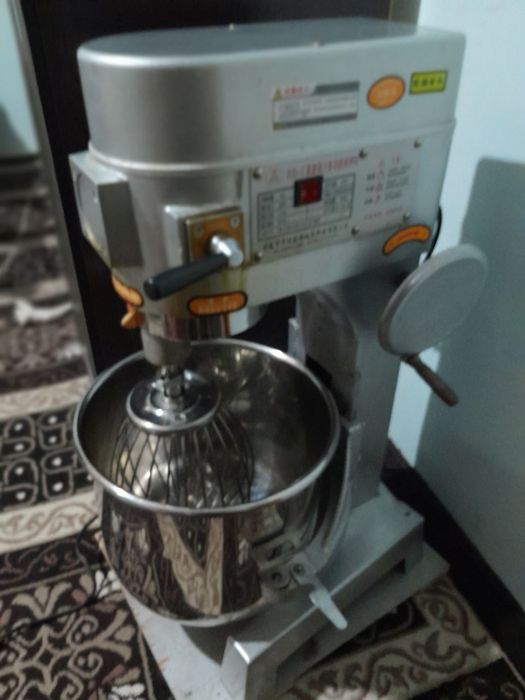 Миксер планетарный