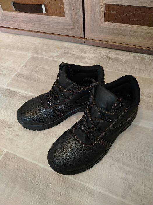 Спецобувь, ботинки.