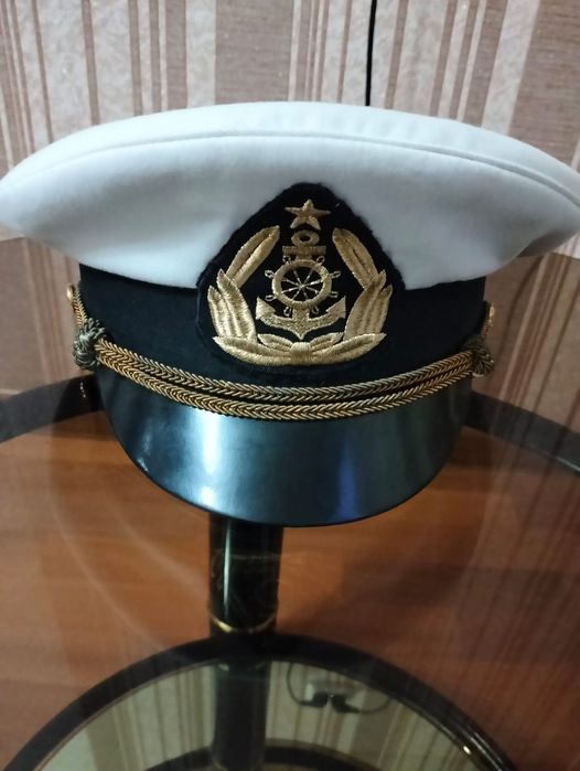 Фуражка капитанская морская