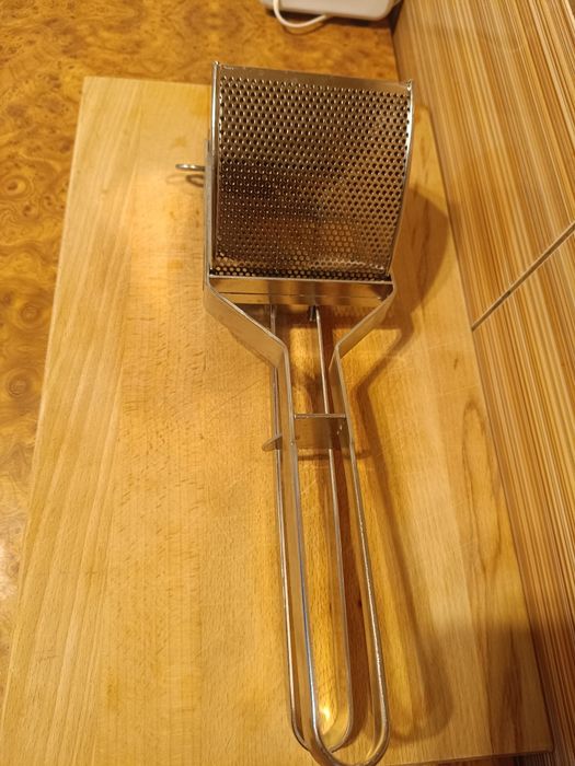 Presa cartofi. Presa piureuri