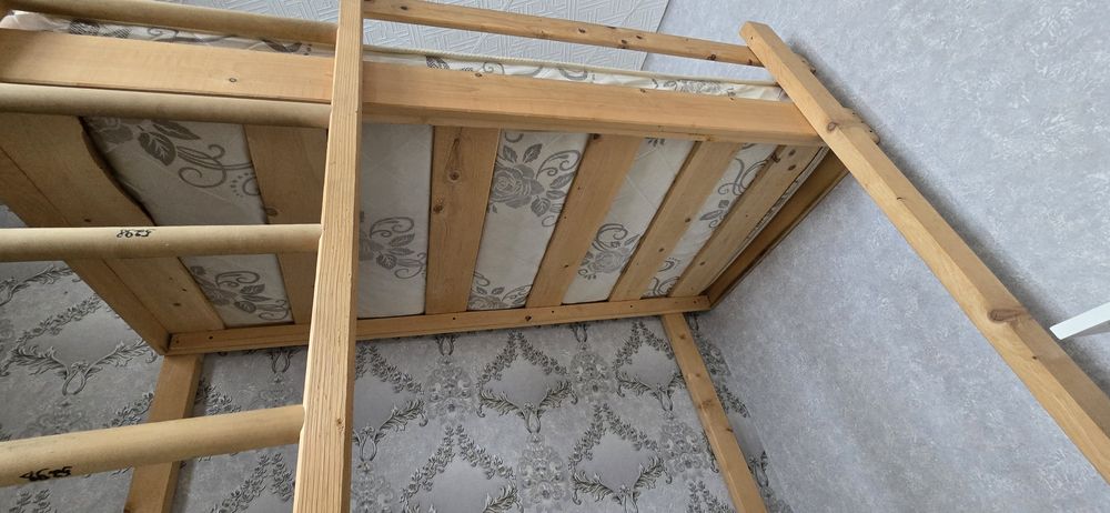 Кровать двухъярусная