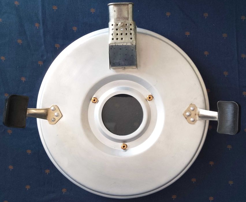 Електрическа тенджера.