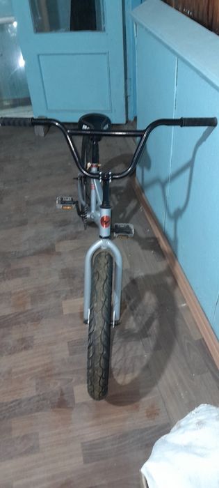 Велосипед трюковый BMX 40000тнг.