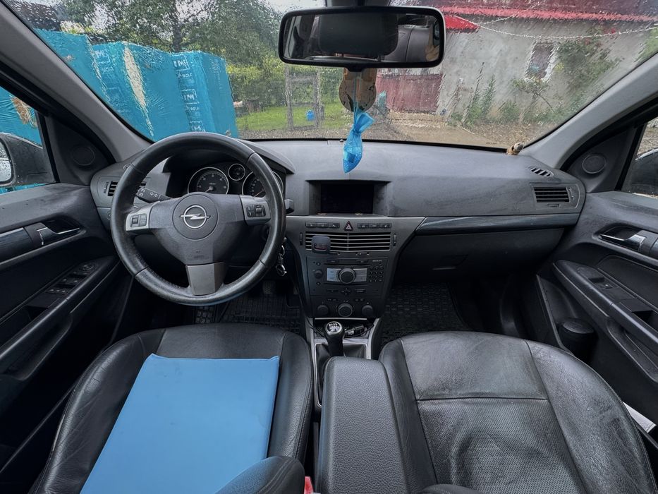 Vând opel astra.