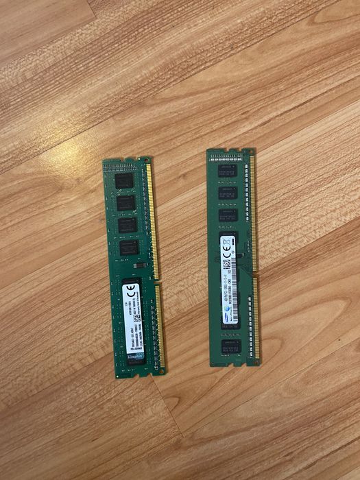 Vând componente calculator