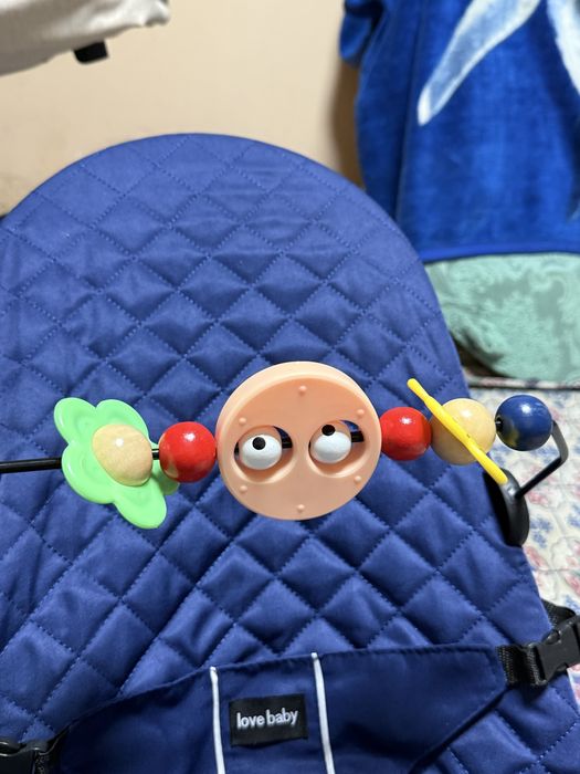 Продаю детский шезлонг BabyBjörn style
