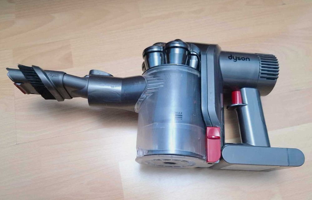 Aspirator Dyson V6