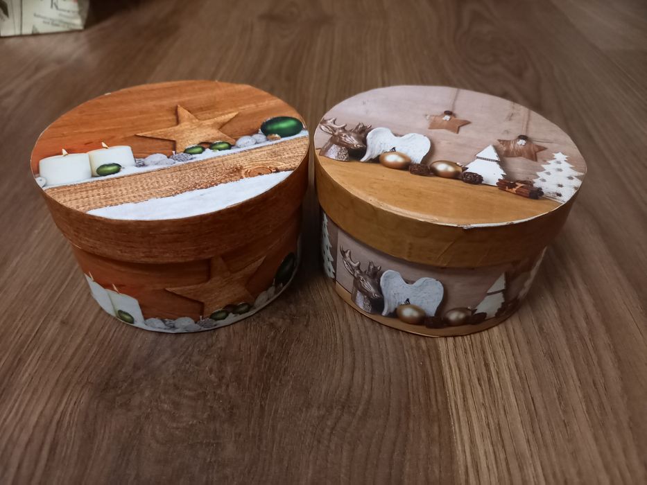 Продавам коледни чаши и кутии