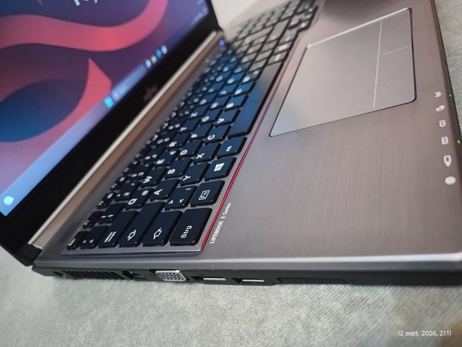 Fujitsu LIFEBOOK E756 | Display 15.6" Full HD Anti-Glare | Intel Core i5-6200U | 16 GB RAM DDR4 | 1TB SSD Shark Gaming | DVD-RW - Modular Bay