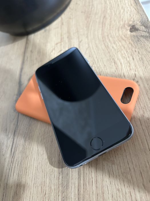 Продам Iphone 6S