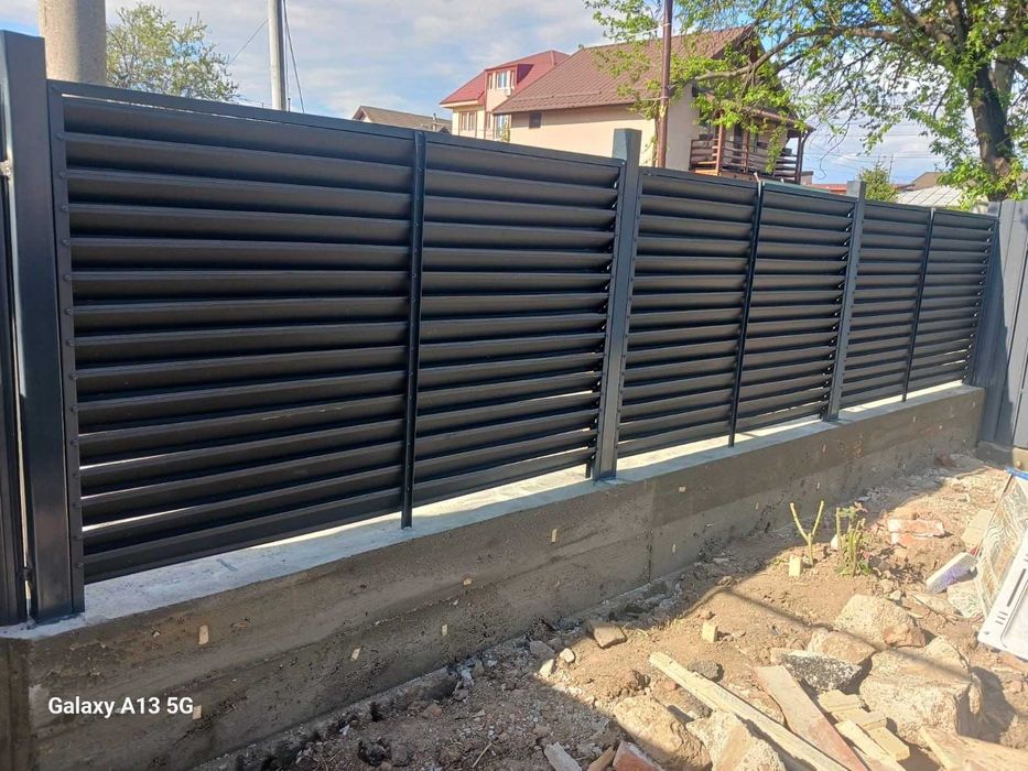 Vand garduri si porti