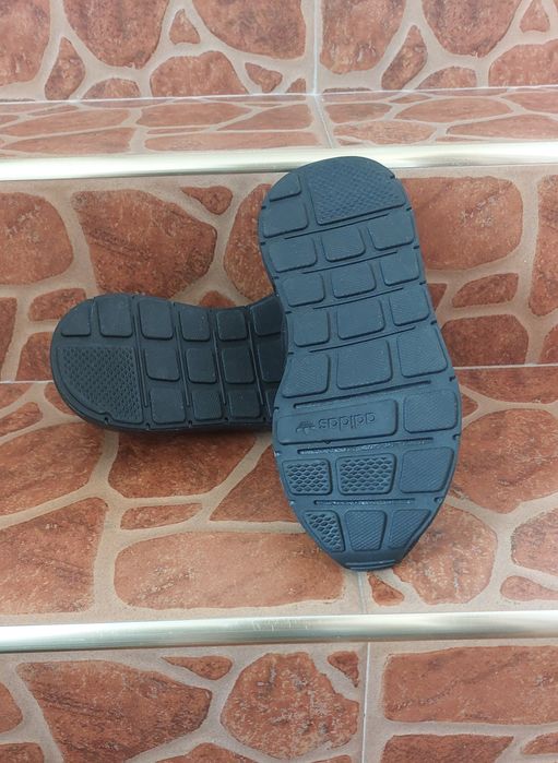 Adidas оригинални маратонки