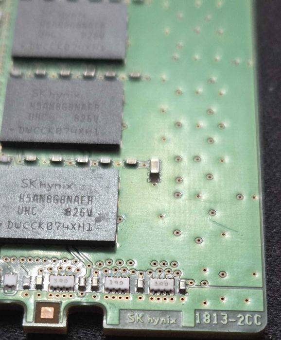 Рам Памет: SKHynix 16GB (2x8GB) DDR4 2400MHz CL17
