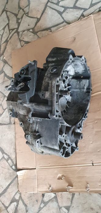 Cutie VW Touran 2004 diesel 2.0 azv 6+1 trepte