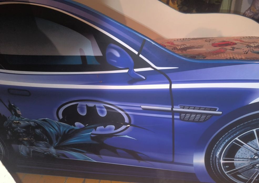 Продам срочно детскую кровать машину