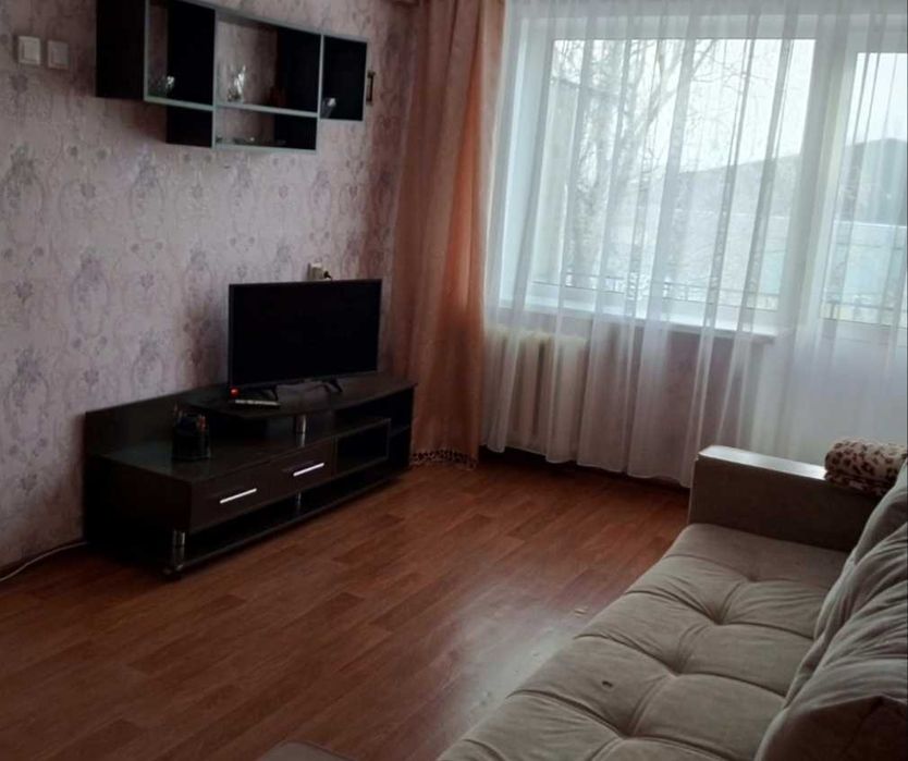 Срочно квартира Нышанова 1/2