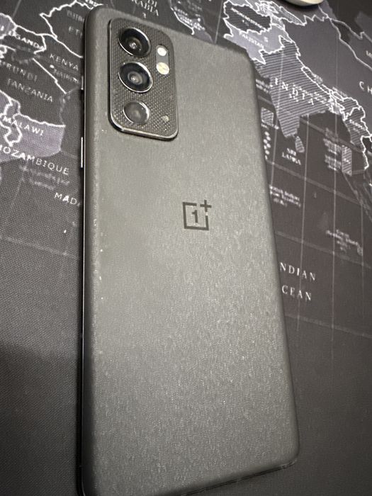 Продам телефон OnePlus 9rt