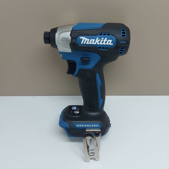 Нов безчетков импакт Makita DTD157Z