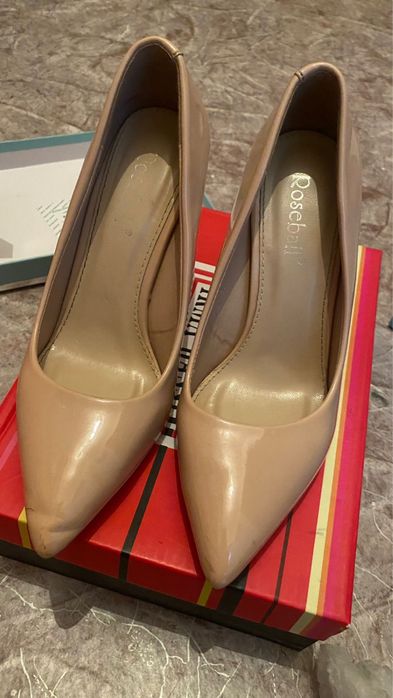 Продам женские туфли