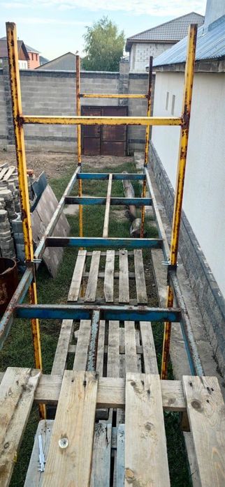 Продам стелажи заводские