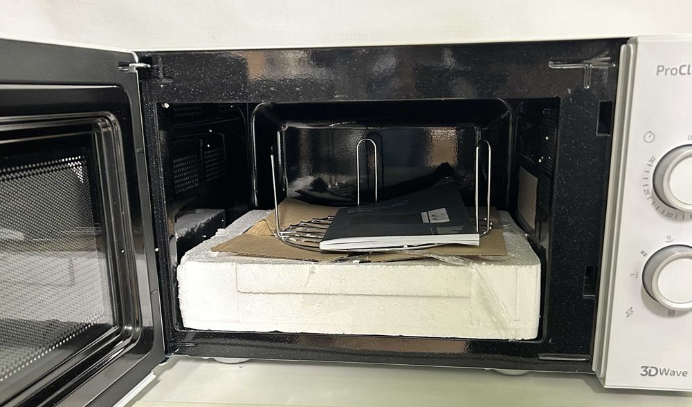 НОВА Микровълнова Cecotec ProClean 4110 с Грил – 23L