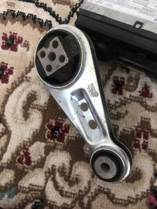 Продается гитара на приору