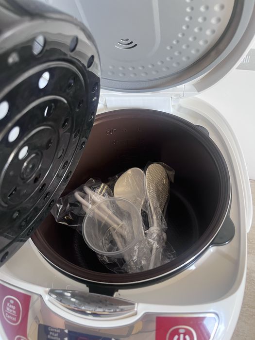 Multicookrer tefal nou