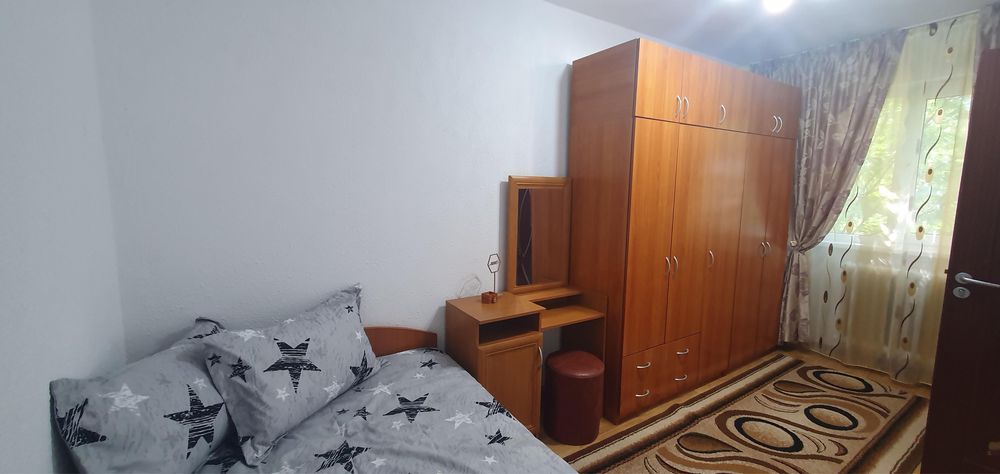 Inchiriez Apartament doua camere vis-a-vis Spitalul Militar