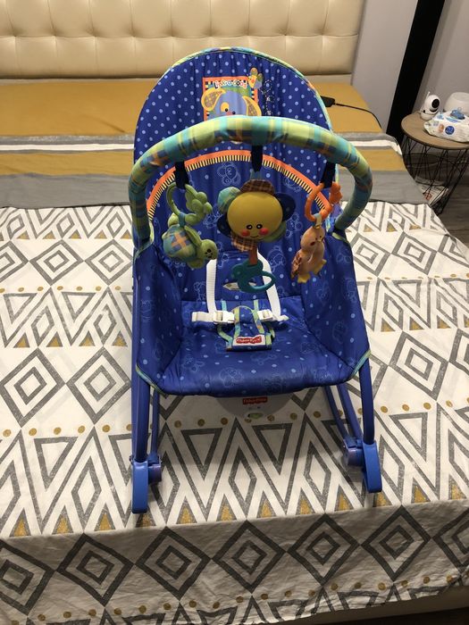 Шезлонг  fisher price 3 в 1