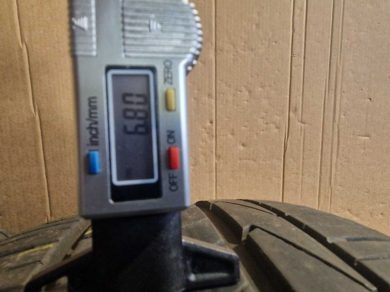 2 Hankook R19 235/50
летни гуми DOT4422
