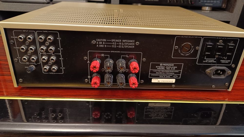 Усилитель Pioneer A-8 (220v)