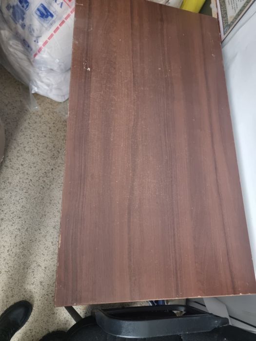 Продам 2 стола офисных