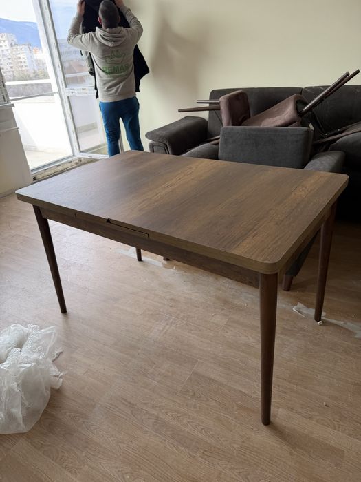 Комплект трапезарна маса със столове