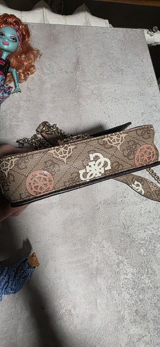 Сумка guess продам