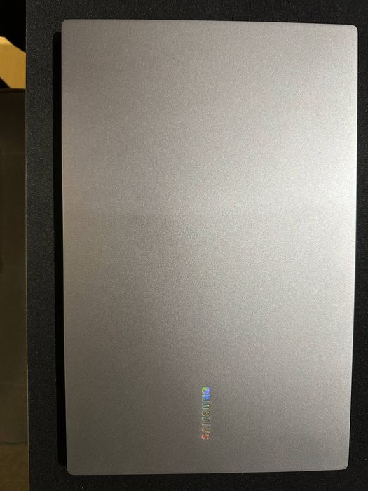 Samsung Galaxy Book 4 512GB 16 RAM Intel Core 5 Windows 11 Gray