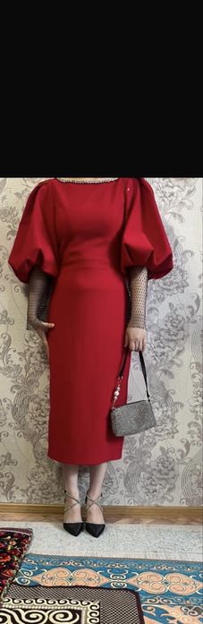 Продаю вечернее платье,красное