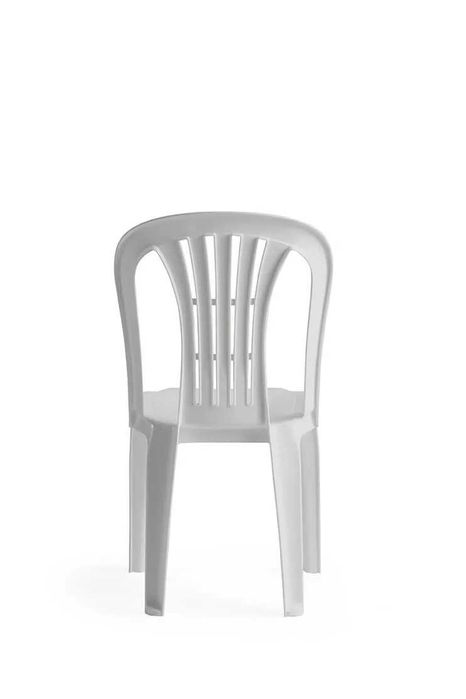 Сватбени столове и маси за вашите мероприятия