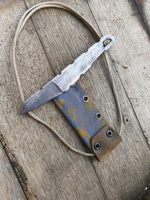 Нож ръчна изработка за врат