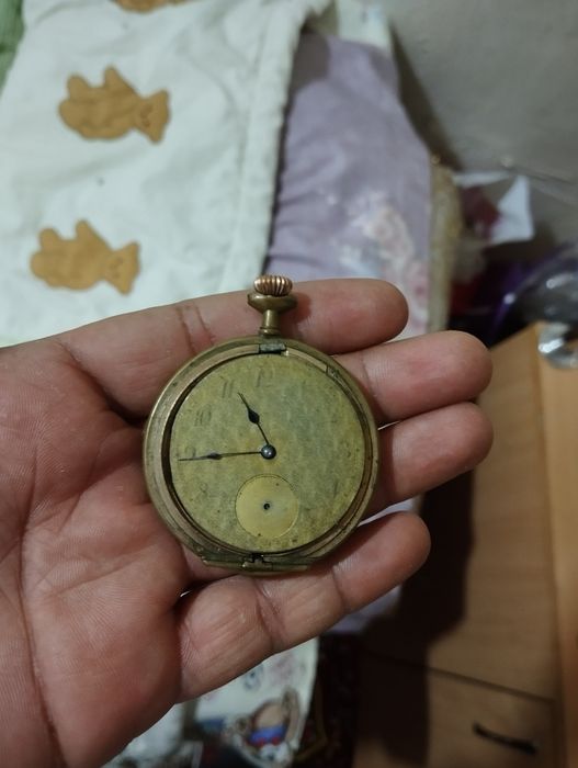 Золотой карманий часы