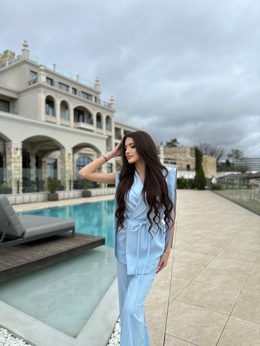 Комплект от две части - сако и панталон