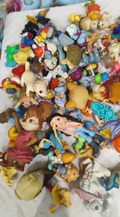 Большой набор фигурок Kinder, Disney и разных коллекций