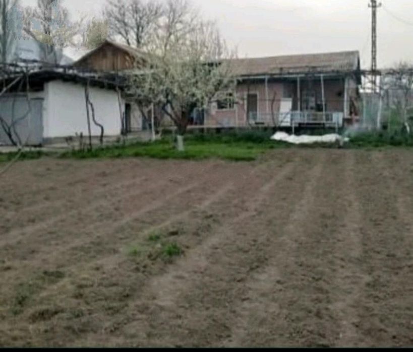 Срочно продам 2 дома на одном участке