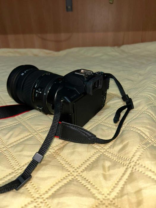 Kit Canon EOS M50 (Camera, Obiective, Flash) in Stare Perfecta