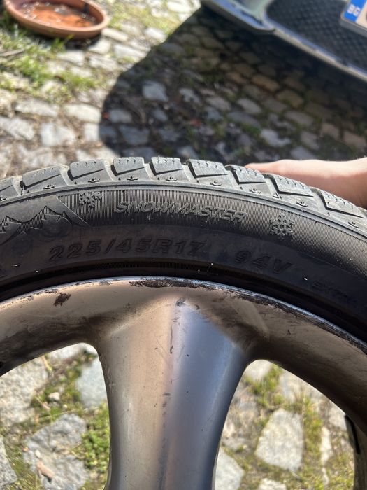 4 броя джанти със зимни гуми