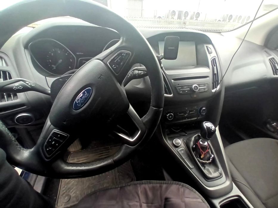 Vând Ford focus an 2015 1.5 Tdci defect