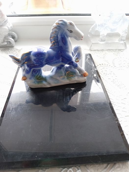 Продам фигуры животных (фарфор)